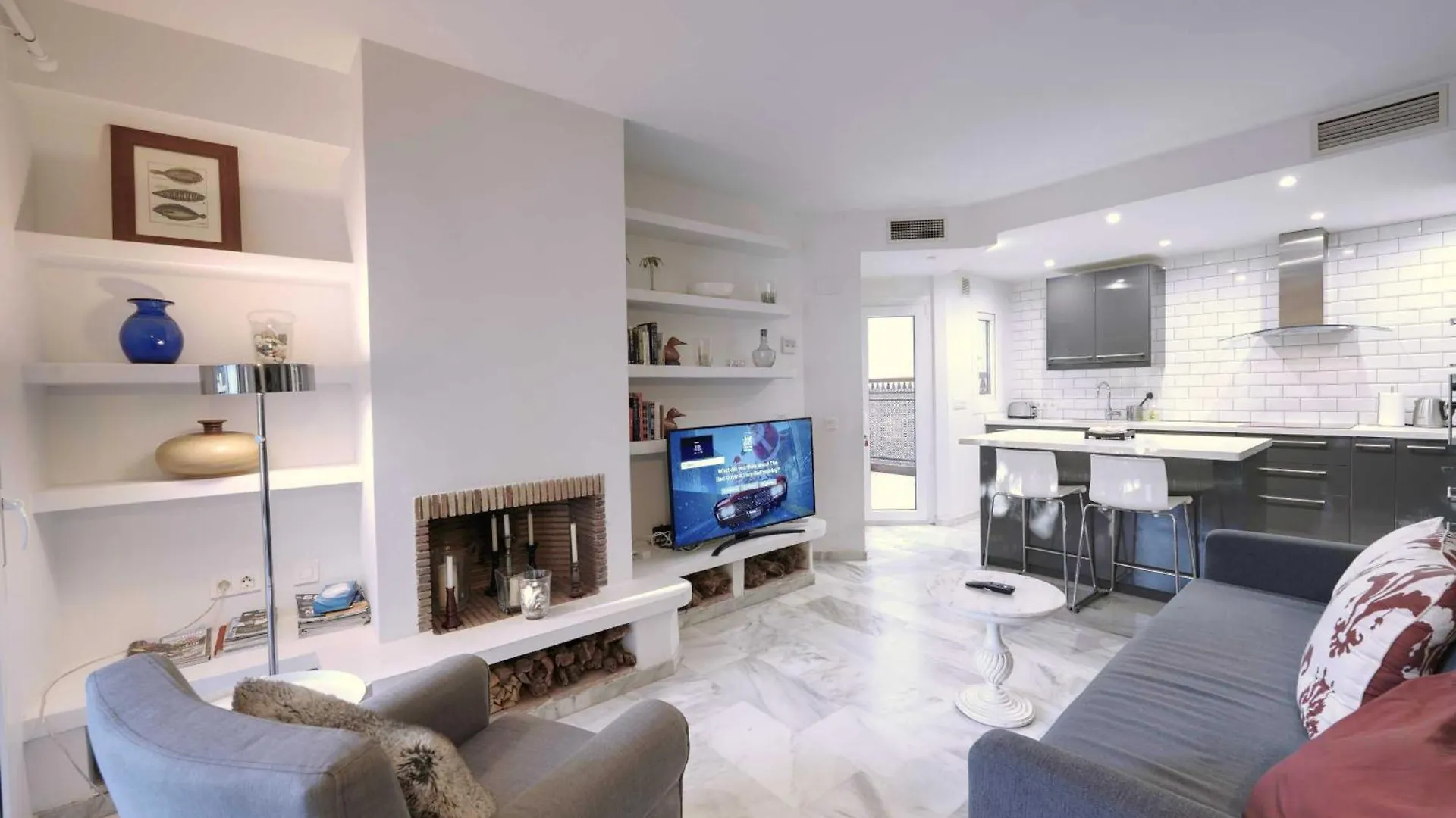 2039 Cozy Beachfront Apartment On Golden Beach Marbella Španělsko